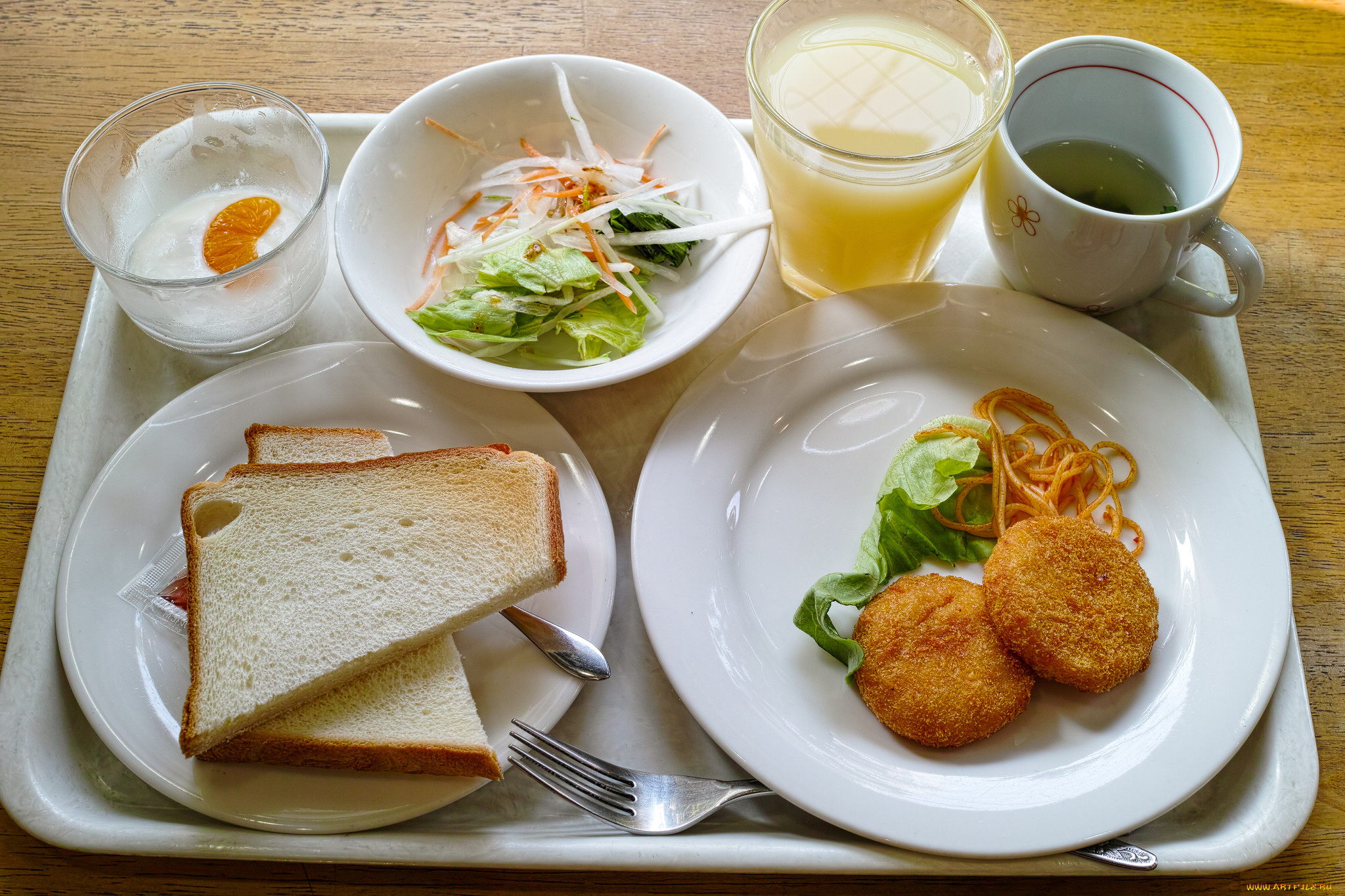 Меню завтраков школьные столовые. Еда в столовой. Завтрак в столовых. Обед в Великобритании. Обед в столовой.